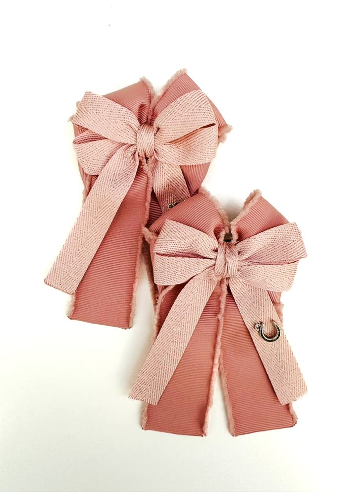 Blush Horseshoes